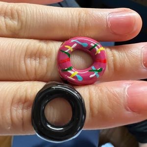 Pink and black Doughnut shaped ring
Size 6 1/4